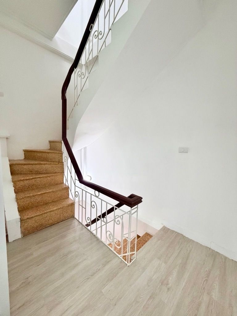 Bán nhà Hồng Mai - diện tích 21m2 4 tầng - gần ô tô - giá 3,7 tỷ