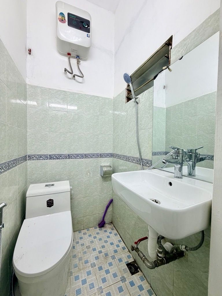 Bán nhà Hồng Mai - diện tích 21m2 4 tầng - gần ô tô - giá 3,7 tỷ