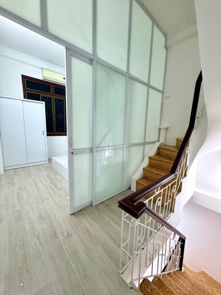 Bán nhà Hồng Mai - diện tích 21m2 4 tầng - gần ô tô - giá 3,7 tỷ