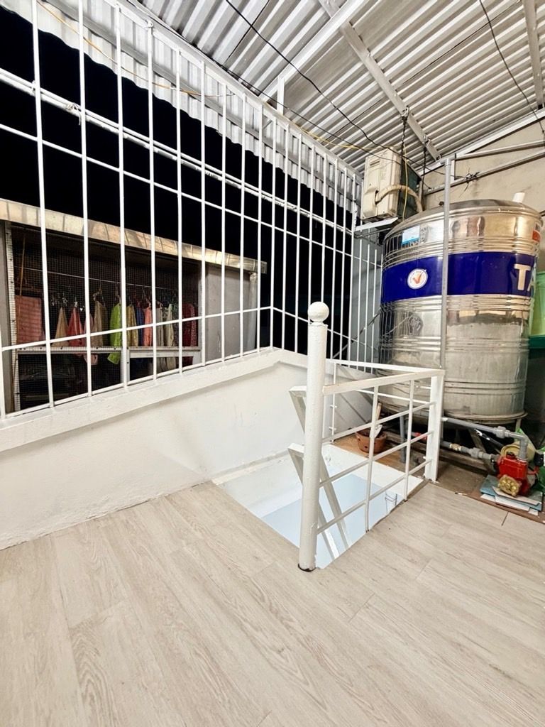 Bán nhà Hồng Mai - diện tích 21m2 4 tầng - gần ô tô - giá 3,7 tỷ