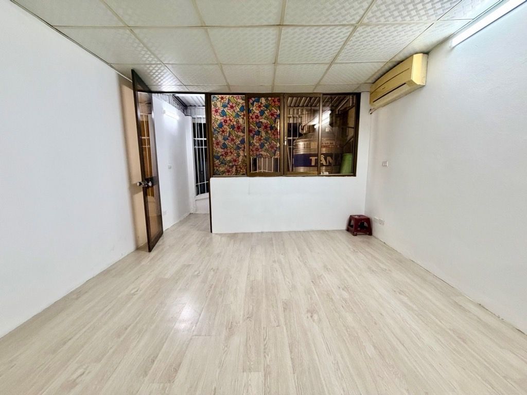 Bán nhà Hồng Mai - diện tích 21m2 4 tầng - gần ô tô - giá 3,7 tỷ