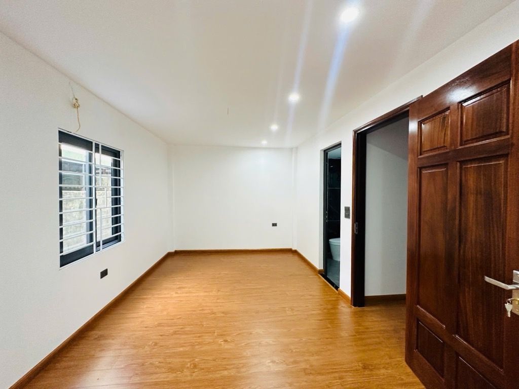 Bán nhà Ngõ Hoà Bình - diện tích 56.3m2 6 tầng - thang máy, 7 phòng ngủ khép kín - giá 14,8 tỷ