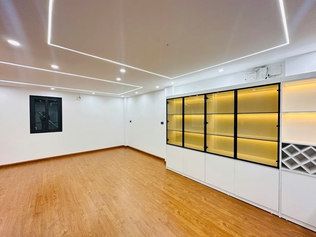 Bán nhà Ngõ Hoà Bình - diện tích 56.3m2 6 tầng - thang máy, 7 phòng ngủ khép kín - giá 14,8 tỷ