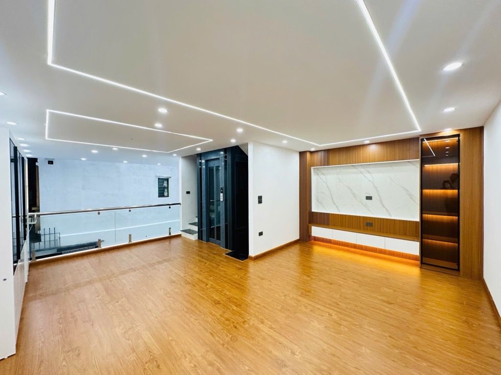Bán nhà Ngõ Hoà Bình - diện tích 56.3m2 6 tầng - thang máy, 7 phòng ngủ khép kín - giá 14,8 tỷ