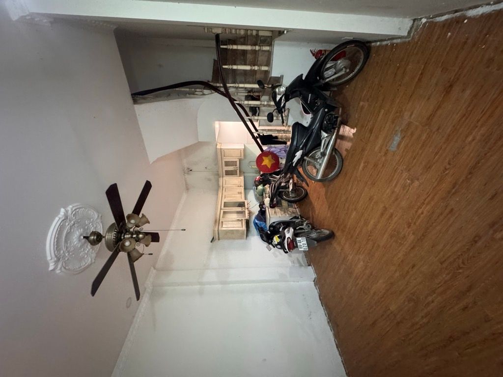 Bán nhà Lĩnh Nam - diện tích 30m2 5 tầng - Ô TÔ ĐỖ CỔNG - giá 7,7 tỷ