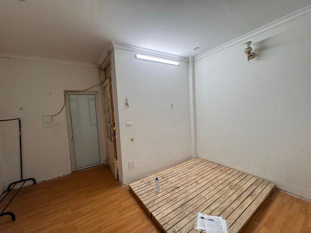 Bán nhà Lĩnh Nam - diện tích 30m2 5 tầng - Ô TÔ ĐỖ CỔNG - giá 7,7 tỷ