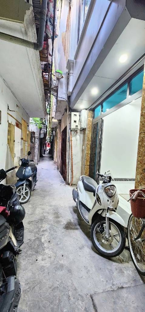 Bán nhà Lương Sử C - diện tích 46m2 5 tầng - Thang máy - giá 12,5 tỷ