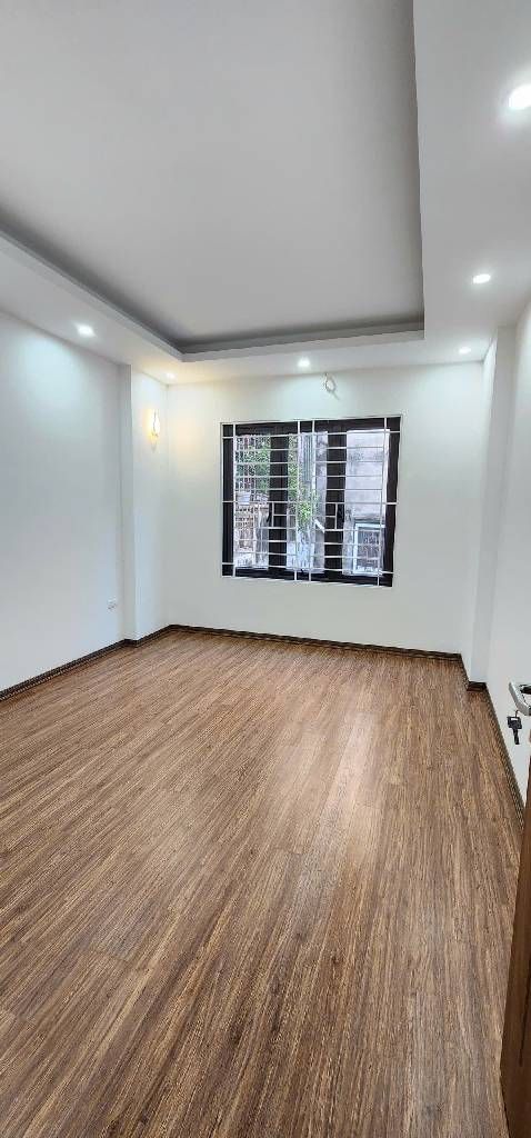 Bán nhà Lương Sử C - diện tích 46m2 5 tầng - Thang máy - giá 12,5 tỷ