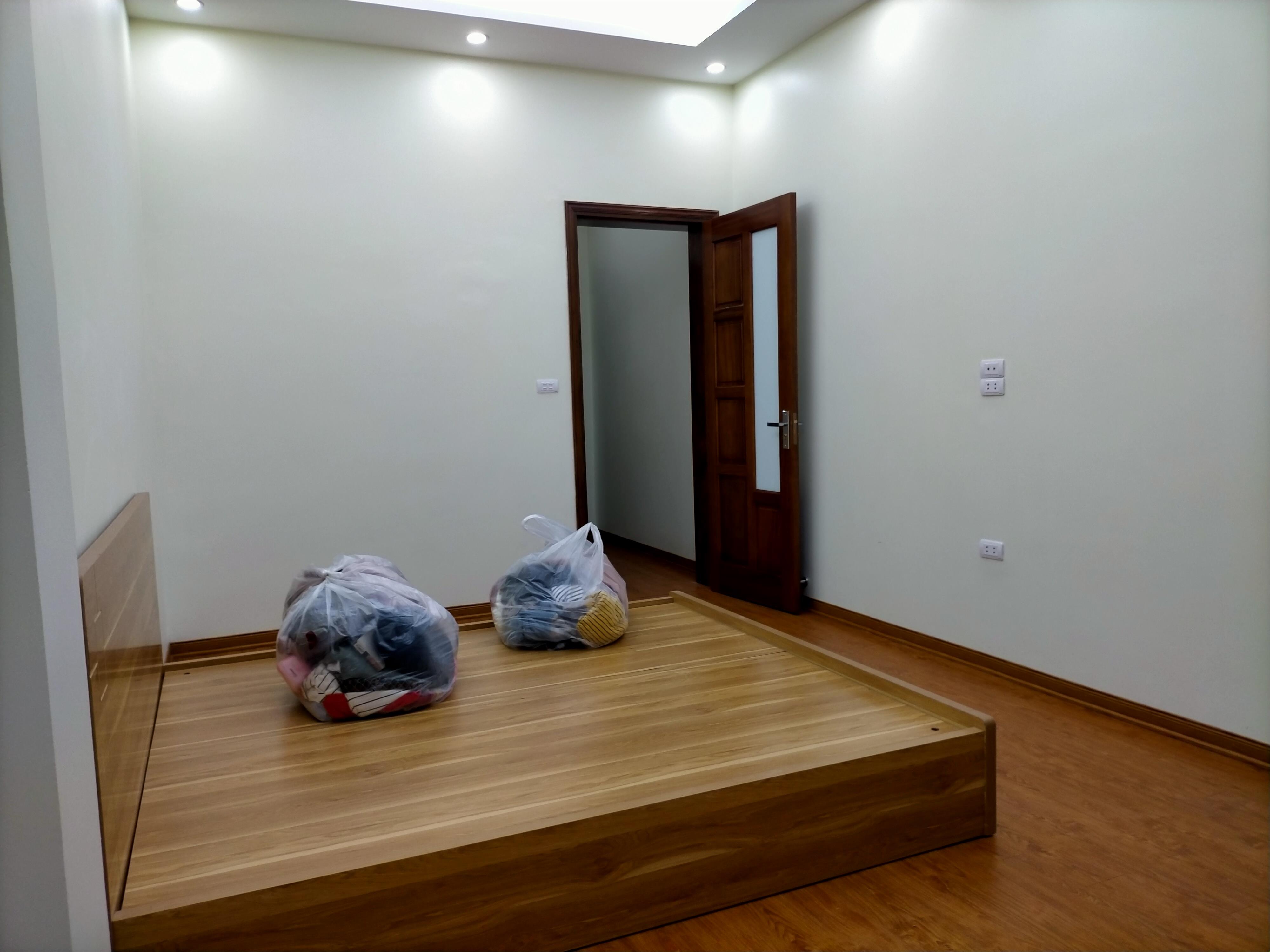 Bán nhà Thái Thịnh - diện tích 57m2 5 tầng - Phân lô cực đẹp - giá 17 tỷ