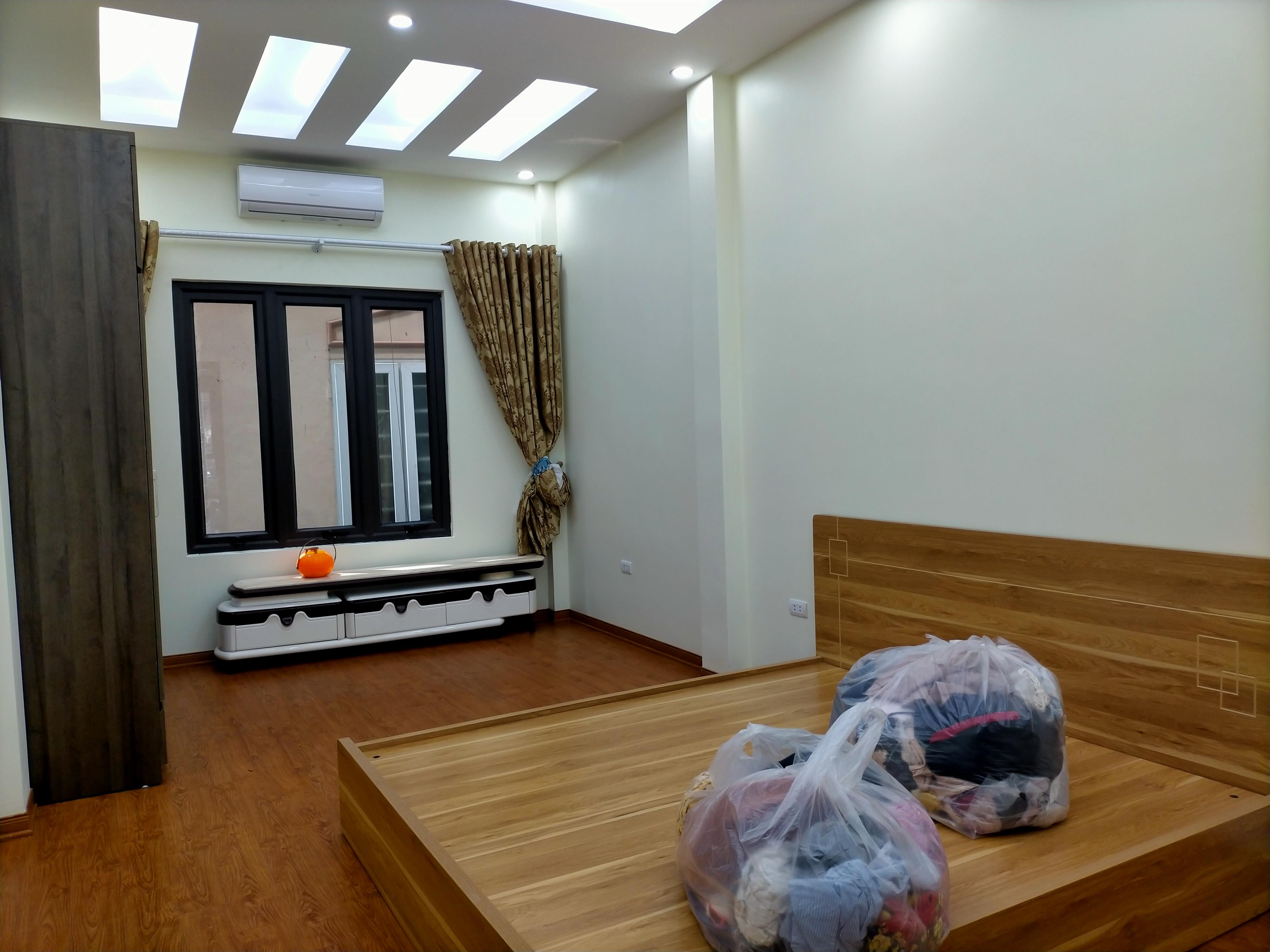 Bán nhà Thái Thịnh - diện tích 57m2 5 tầng - Phân lô cực đẹp - giá 17 tỷ