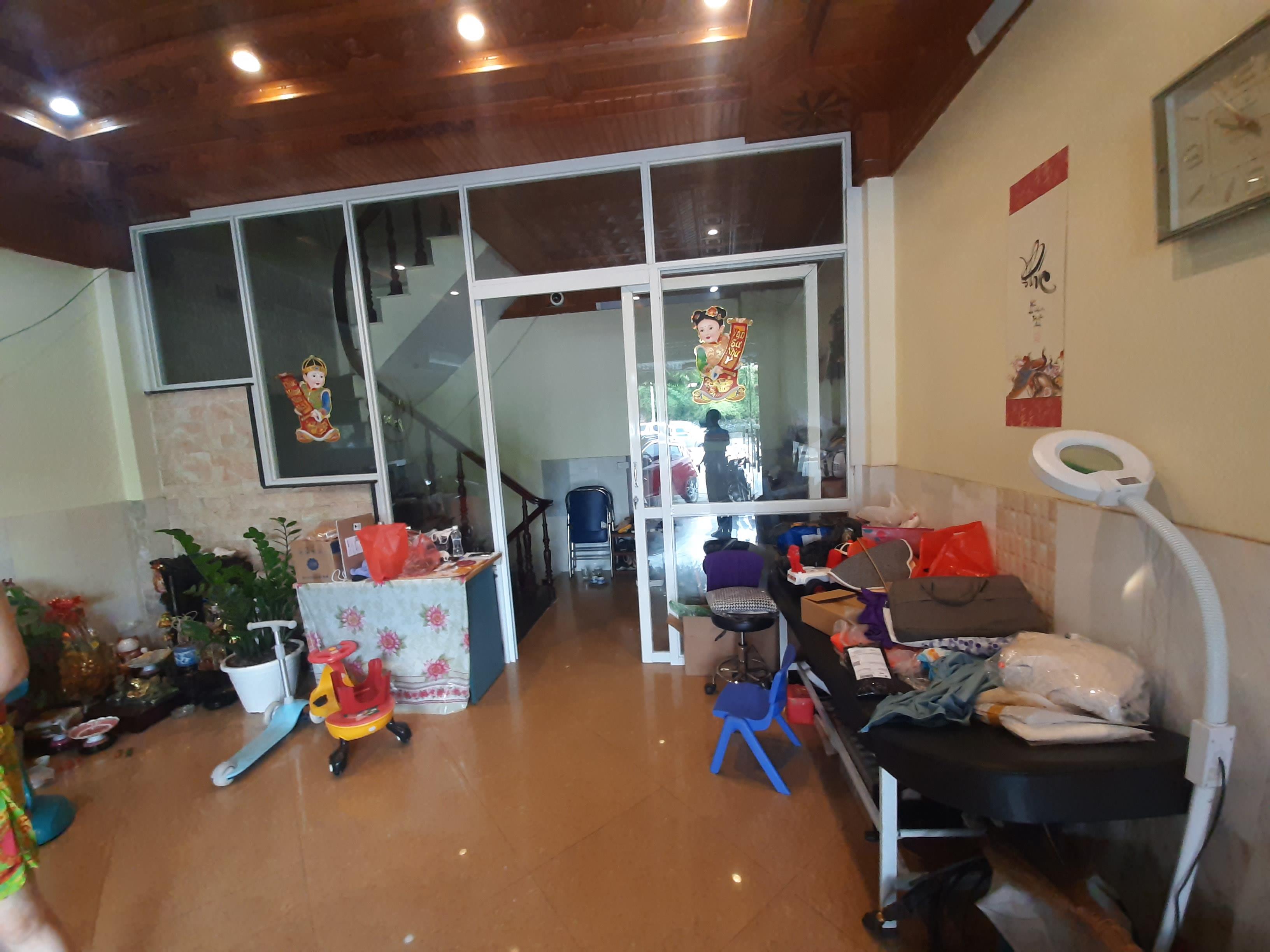 Bán nhà Nguyễn Khoái - diện tích 38m2 5 tầng - Mặt phố - giá 10 tỷ