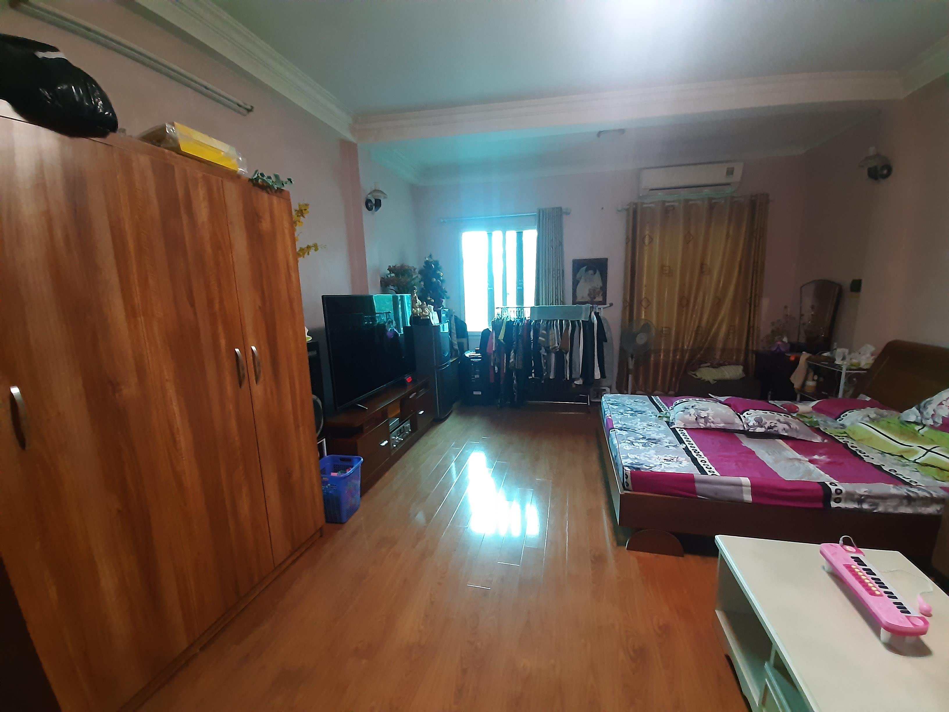 Bán nhà Nguyễn Khoái - diện tích 38m2 5 tầng - Mặt phố - giá 10 tỷ