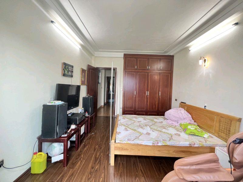 Bán nhà Linh Đường - diện tích 40m2 5 tầng - ô tô vào nhà - giá 20 tỷ