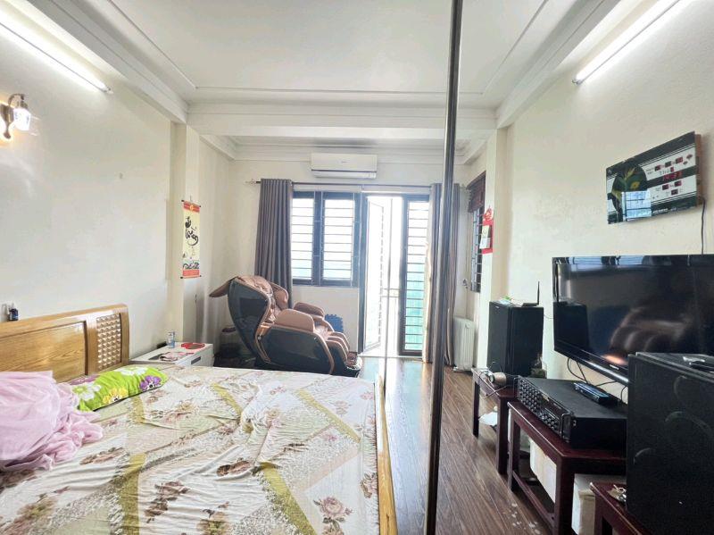 Bán nhà Linh Đường - diện tích 40m2 5 tầng - ô tô vào nhà - giá 20 tỷ