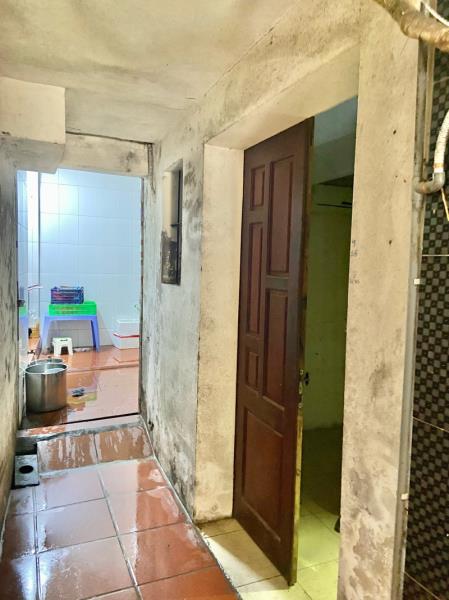 Bán nhà Yên Bái - diện tích 25m2 2 tầng - Ô TÔ ĐỖ CỔNG - giá 4,5 tỷ