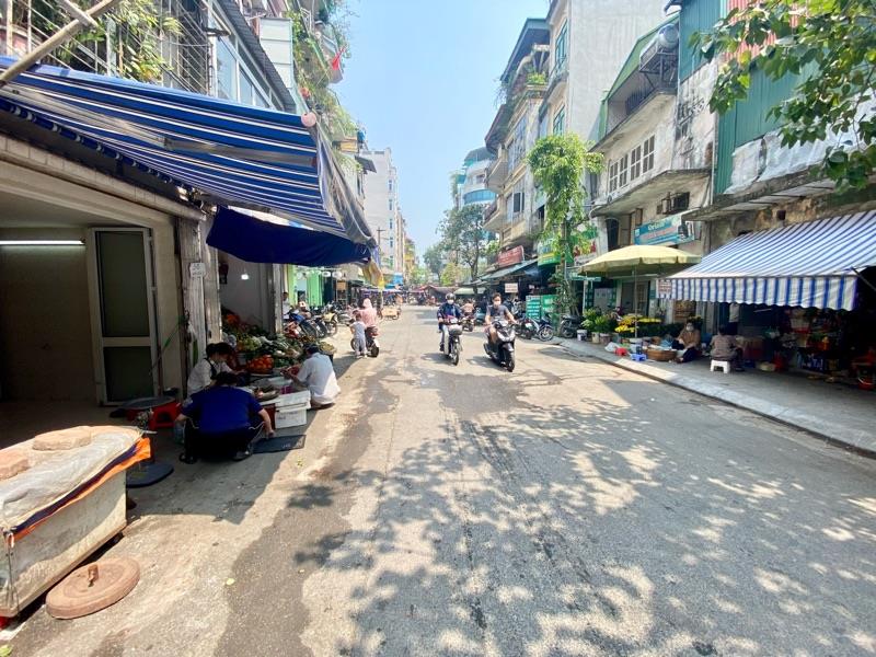 Bán nhà Yên Bái - diện tích 25m2 2 tầng - Ô TÔ ĐỖ CỔNG - giá 4,5 tỷ