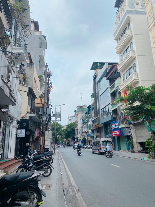 Bán nhà Nguyễn Khuyến - diện tích 50m2 4 tầng - mặt phố kinh doanh - giá 18 tỷ