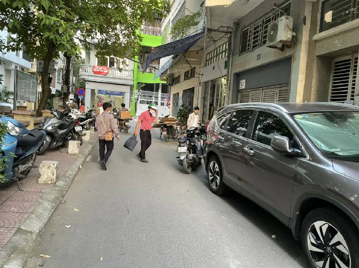 Bán nhà Phương Mai - diện tích 34m2 3 tầng - ô tô tránh - giá 16 tỷ