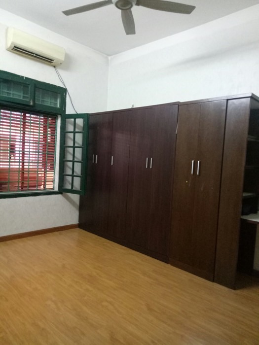 Bán nhà Giáp Bát - diện tích 90m2 2 tầng - Ô tô đỗ cửa - giá 3,6 tỷ