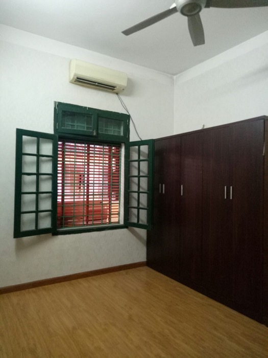 Bán nhà Giáp Bát - diện tích 90m2 2 tầng - Ô tô đỗ cửa - giá 3,6 tỷ