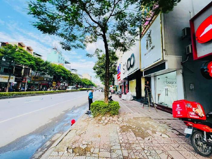Bán nhà mặt phố Nguyễn Văn Cừ 470m2, mặt tiền 10.5m, Giá 148 tỷ
