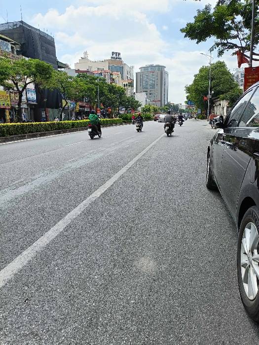 Alternative view of Bán nhà mặt phố Nguyễn Văn Cừ 38,3m2 x 3 tầng, Q. Long Biên - Giá 15,3 tỷ