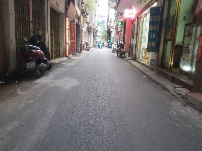 Bán nhà Thịnh Hào - diện tích 27.2m2 5 tầng - Ô TÔ, KINH DOANH ĐA NGÀNH - giá 8,9 tỷ