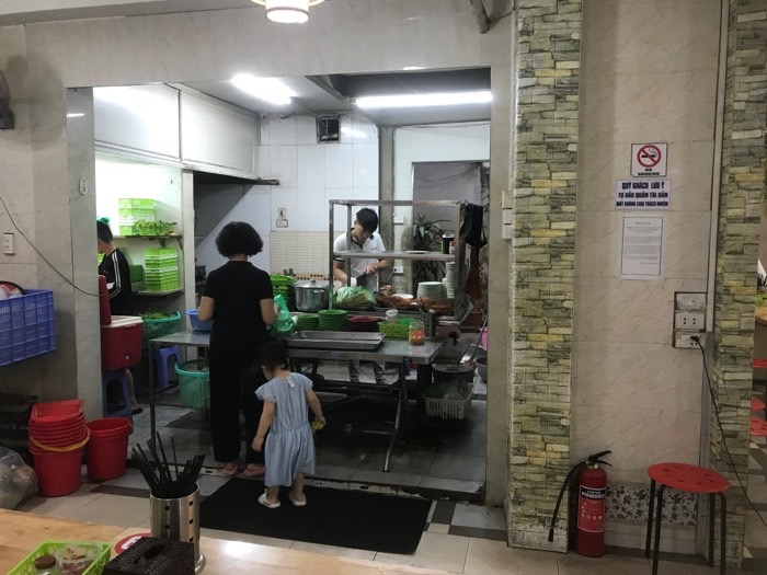 Bán nhà Phạm Ngọc Thạch - diện tích 132m2 3 tầng - Mặt ngõ kinh doanh - giá 16,2 tỷ