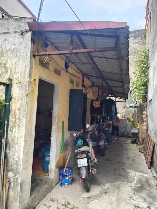 Bán nhà Định Công - diện tích 95m2 1 tầng - 3 mặt thoáng - giá 6,3 tỷ