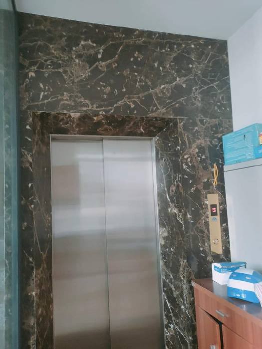 Bán nhà Bùi Xương Trạch - diện tích 84m2 6 tầng - Mặt ngõ to hơn phố - giá 18 tỷ