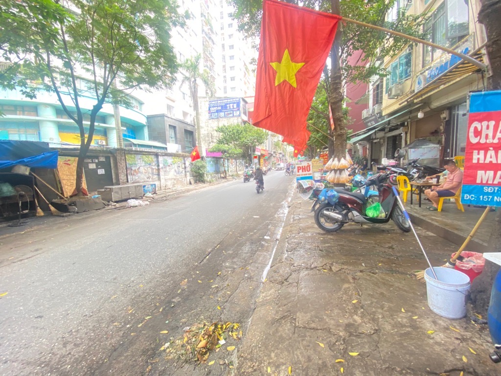 Bán nhà Nguyễn Đức Cảnh - diện tích 70m2 1 tầng - Nhà mặt phố - giá 18,6 tỷ