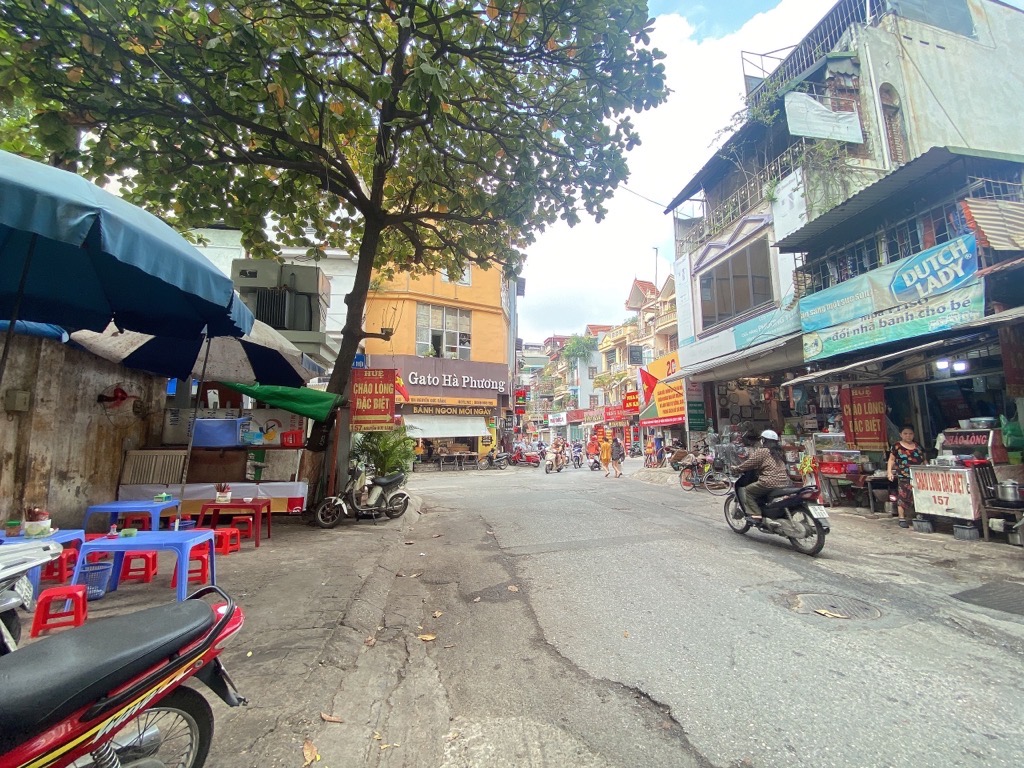 Bán nhà Nguyễn Đức Cảnh - diện tích 70m2 1 tầng - Nhà mặt phố - giá 18,6 tỷ