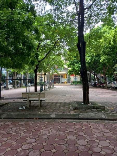 Bán nhà Khuất Duy Tiến - diện tích 49m2 3 tầng - BÁN ĐẤT TẶNG NHÀ - giá 18,8 tỷ