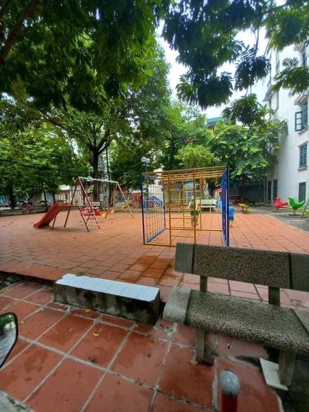 Bán nhà Khuất Duy Tiến - diện tích 49m2 3 tầng - BÁN ĐẤT TẶNG NHÀ - giá 18,8 tỷ