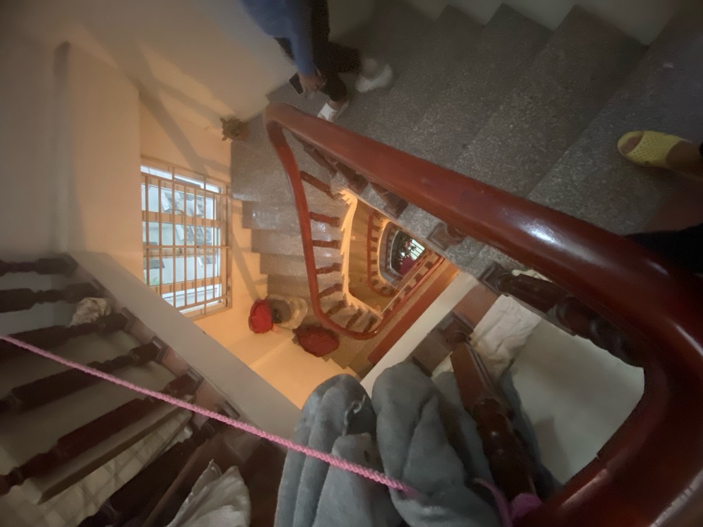 Bán nhà Nguyễn Chí Thanh - diện tích 32,5m2 6 tầng - lô góc 3 mặt thoáng - giá 13,5 tỷ