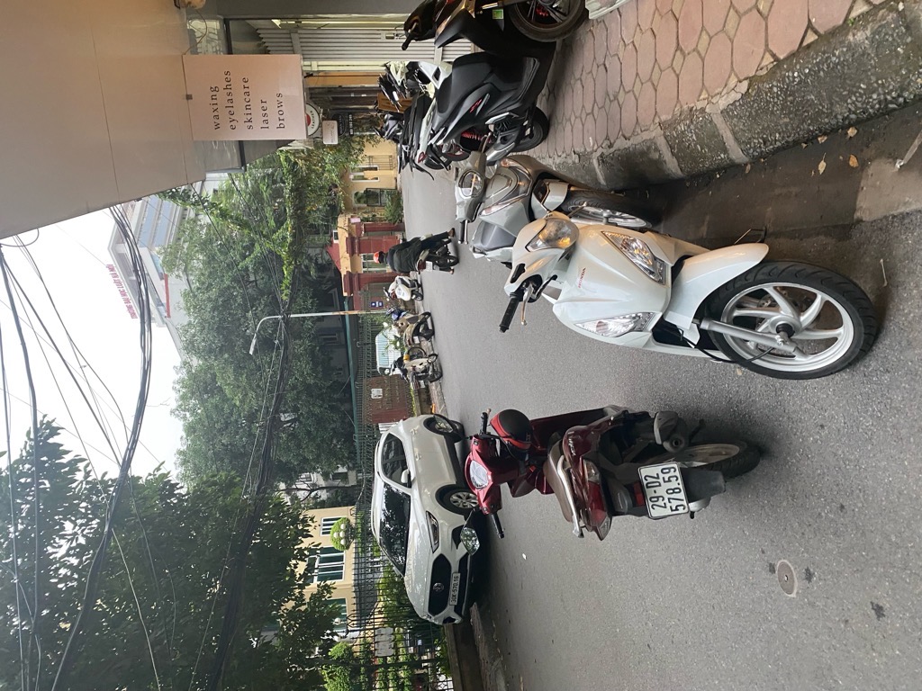 Bán nhà Nguyễn Chí Thanh - diện tích 32,5m2 6 tầng - lô góc 3 mặt thoáng - giá 13,5 tỷ