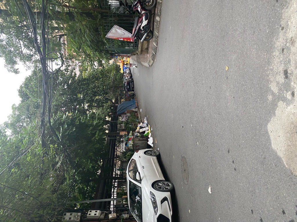 Bán nhà Nguyễn Chí Thanh - diện tích 32,5m2 6 tầng - lô góc 3 mặt thoáng - giá 13,5 tỷ