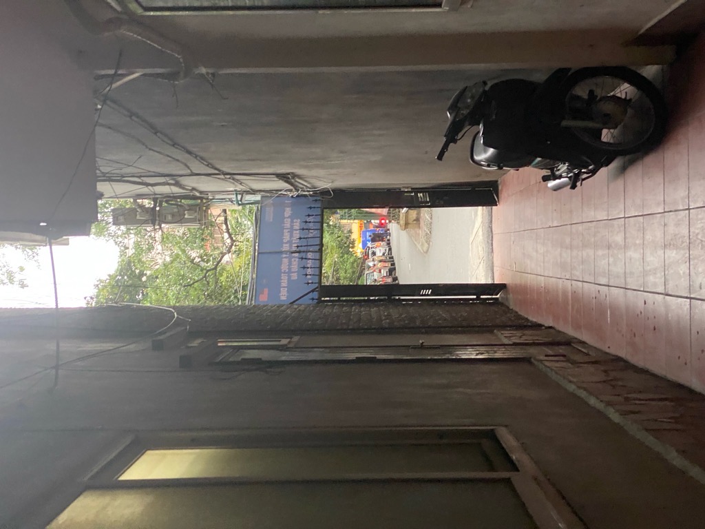 Bán nhà Nguyễn Chí Thanh - diện tích 32,5m2 6 tầng - lô góc 3 mặt thoáng - giá 13,5 tỷ