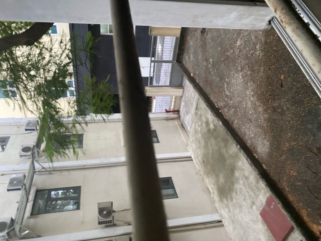 Bán nhà Nguyễn Chí Thanh - diện tích 32,5m2 6 tầng - lô góc 3 mặt thoáng - giá 13,5 tỷ