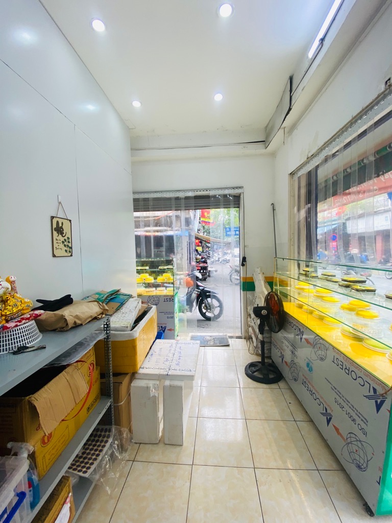 Bán nhà Trương Định - diện tích 27m2 5 tầng - Mặt phố - lô góc - giá 10,2 tỷ