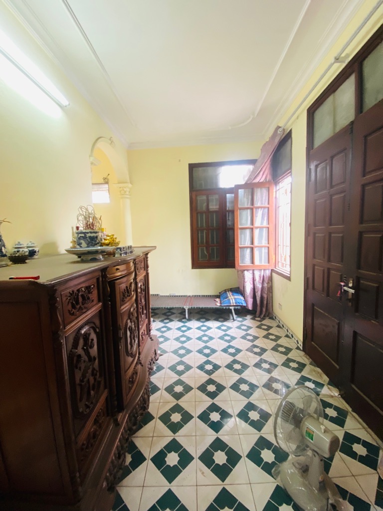 Bán nhà Trương Định - diện tích 27m2 5 tầng - Mặt phố - lô góc - giá 10,2 tỷ