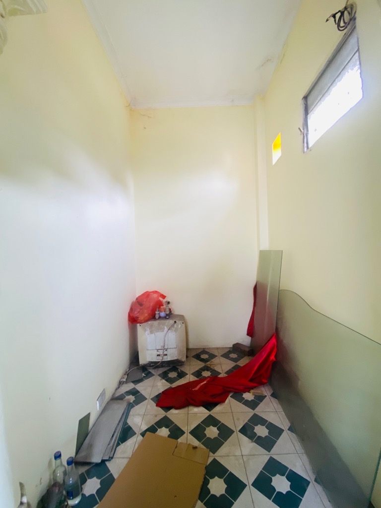 Bán nhà Trương Định - diện tích 27m2 5 tầng - Mặt phố - lô góc - giá 10,2 tỷ