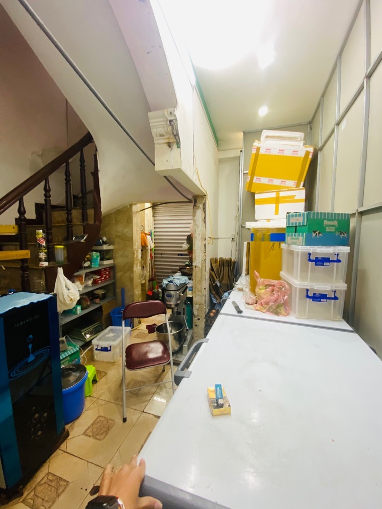 Bán nhà Trương Định - diện tích 27m2 5 tầng - Mặt phố - lô góc - giá 10,2 tỷ