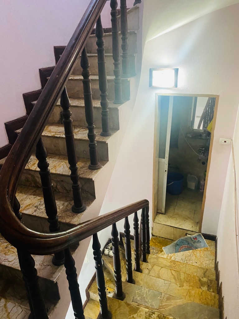 Bán nhà Trương Định - diện tích 27m2 5 tầng - Mặt phố - lô góc - giá 10,2 tỷ