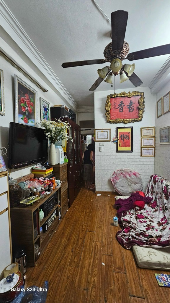 Bán nhà Ngõ Trung Tả - diện tích 65.2m2 5 tầng - Mặt ngõ kinh doanh - giá 11 tỷ