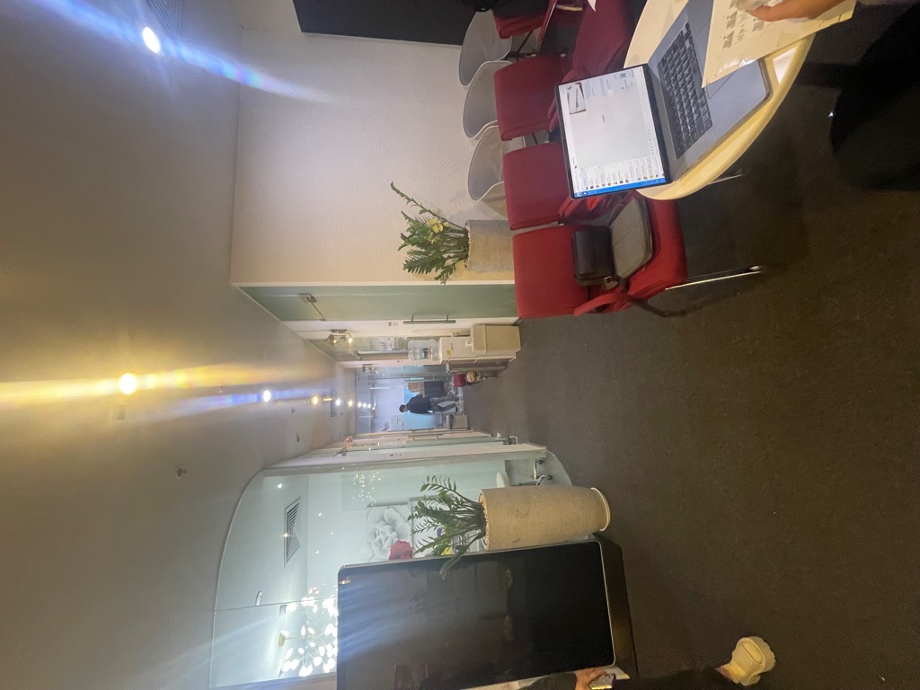 Bán nhà Nguyễn Trãi - diện tích 111m2 1 tầng - Sàn thương mại văn phòng - giá 10,36 tỷ