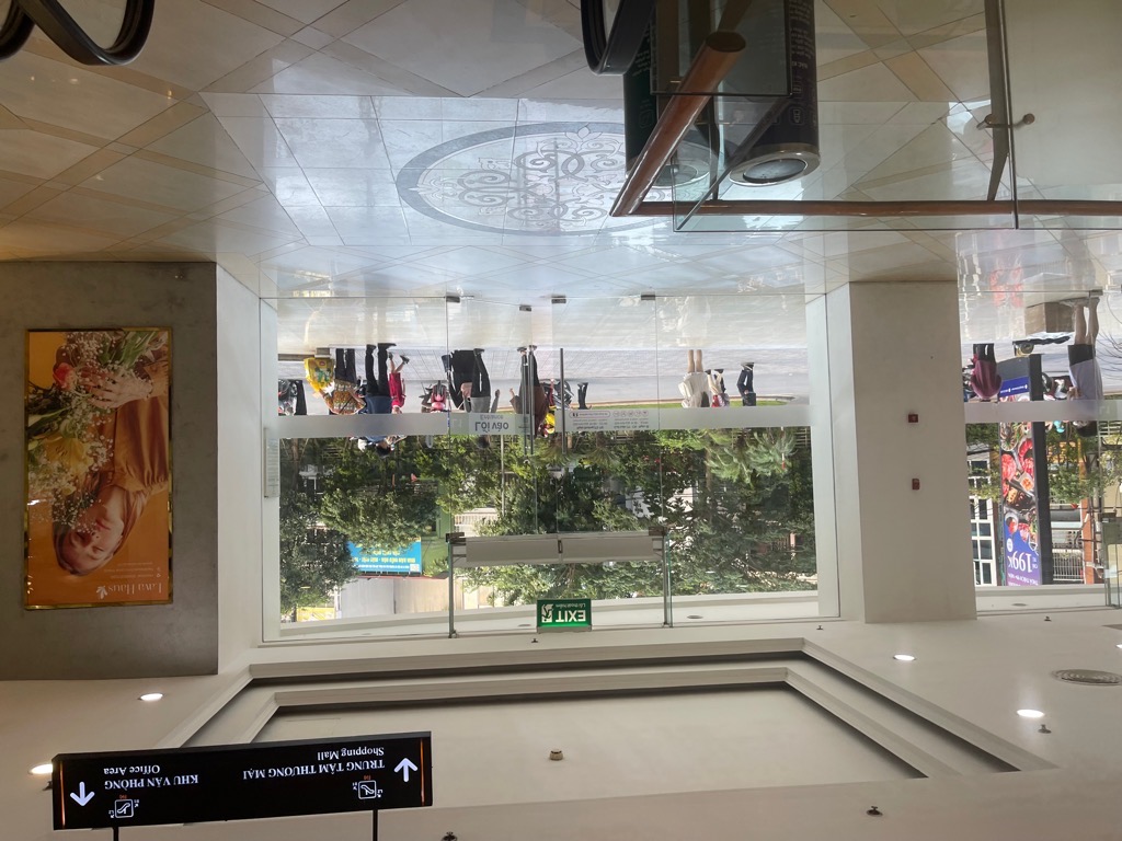 Bán nhà Nguyễn Trãi - diện tích 111m2 1 tầng - Sàn thương mại văn phòng - giá 10,36 tỷ