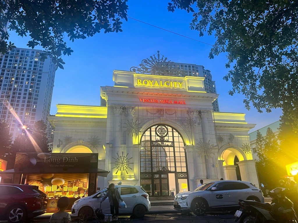 Bán nhà Nguyễn Trãi - diện tích 111m2 1 tầng - Sàn thương mại văn phòng - giá 10,36 tỷ