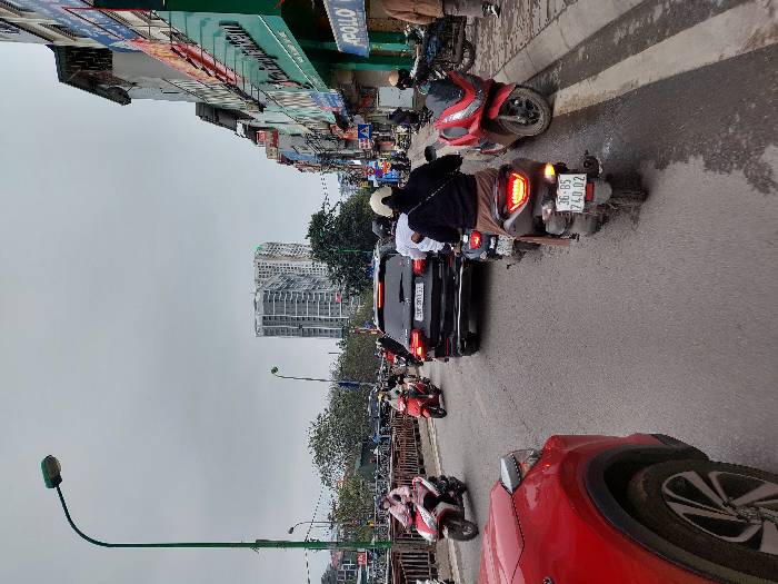 Bán nhà Trịnh Đình Cửu - diện tích 22m2 3 tầng - Mặt tiền 5,5m - giá 9,5 tỷ