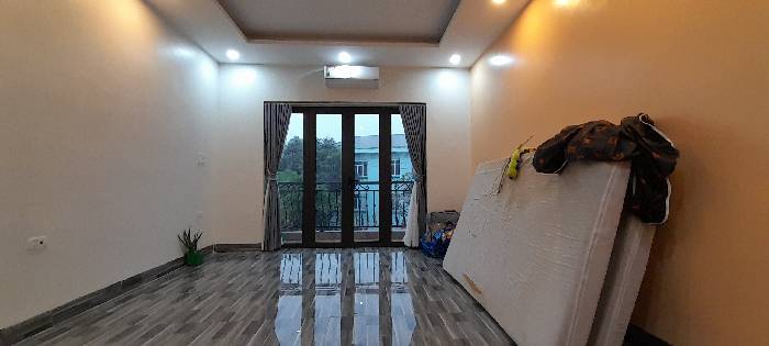 Bán nhà Lĩnh Nam - diện tích 102m2 5 tầng - Ô tô tránh - giá 13 tỷ